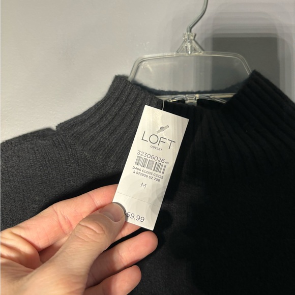 Loft Outlet Side Slit Turtleneck Sweater Women’s Size Medium - Picture 5 of 5